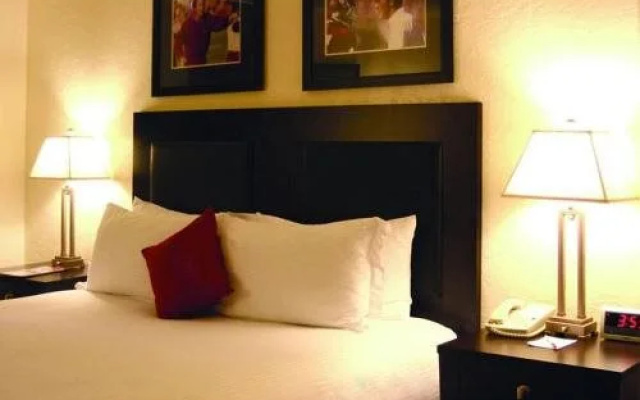 Sooner Legends Inn and Suites