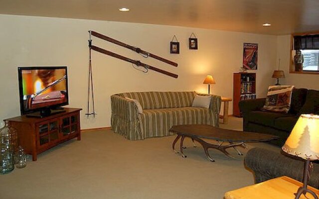 Fernie Tightlines Lodge