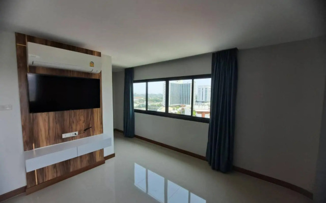 Buri Hotel and Hostel