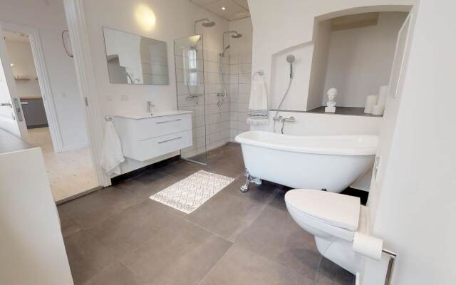 ★189m2 NEW Luxury Apt - City Central★PROF Cleaning