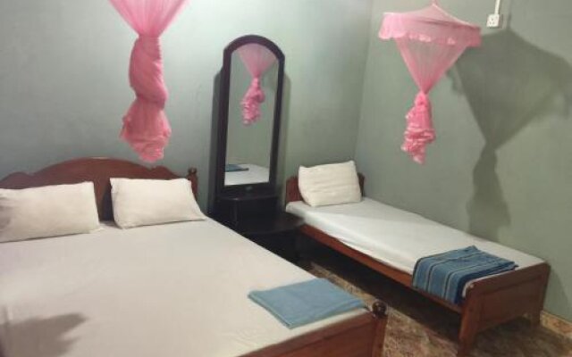 Alex Rooms Trincomalee