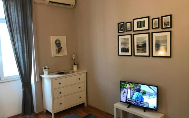 Riva Waterfront Apartments