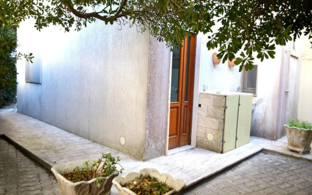 Villetta Carlotta Air conditioned House on two Levels in San Foca