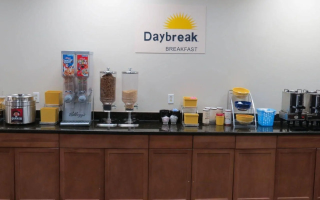 Days Inn by Wyndham Montgomery Near AUM