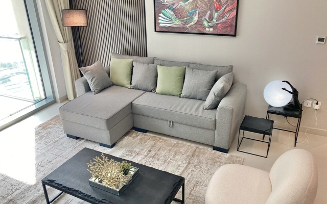 SuperHost - Stylish Apartment Facing Creek Harbour