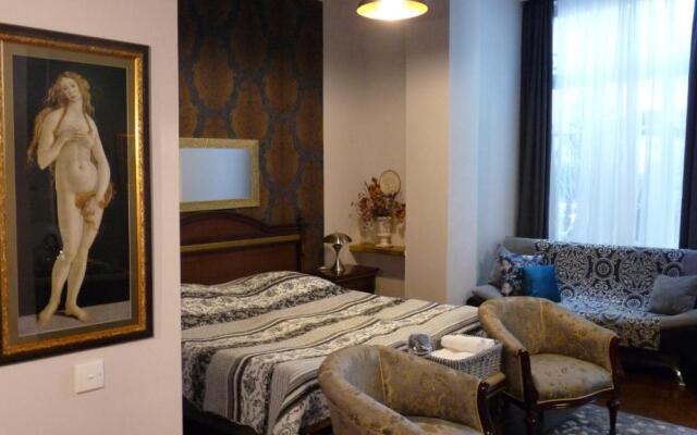 Apartments on Nikoladze 5