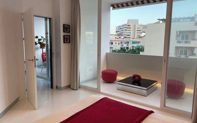 LaHola Glam Suites