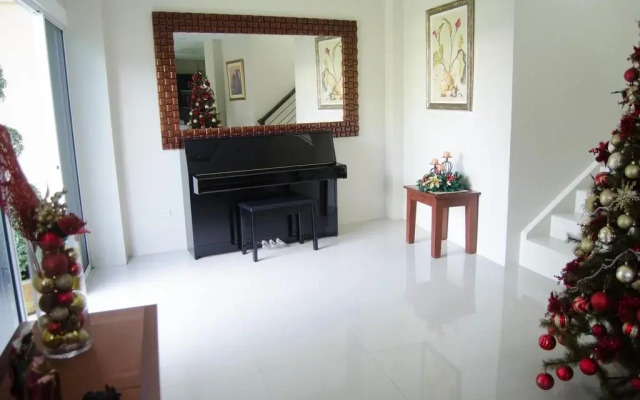 Alan Sr. Residences