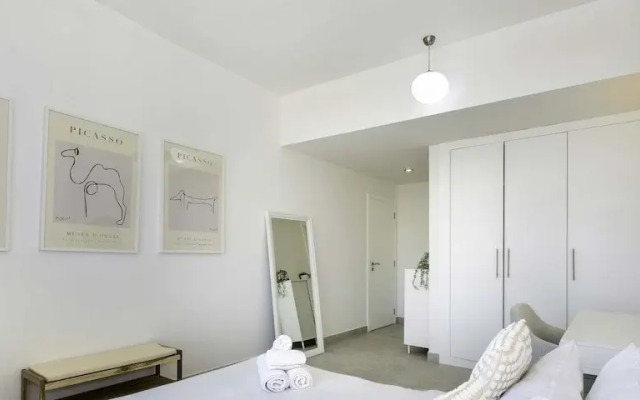 LUX The Icon Tower JLT Suite