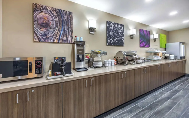 Americinn Hotel & Suites Salina