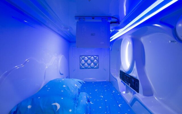 You Wo capsule Hostel