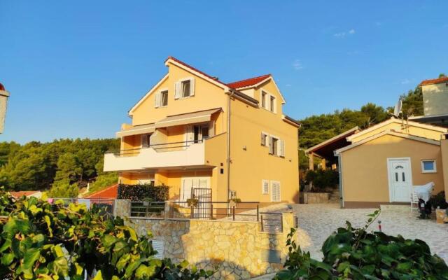 Apartments Ivano - 20 m from Sea