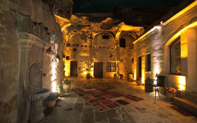 Tulip Cave Suites