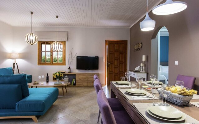 2 Villas Complex, Private Pool, Ideal for Groups!