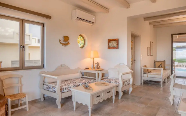 Avelia Luxury Villa With Private Pool