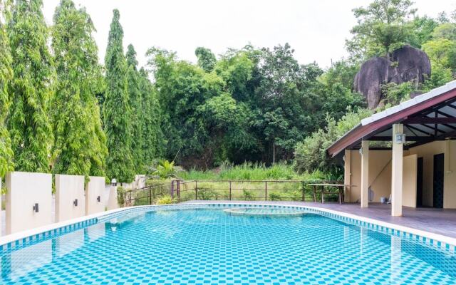 929 100 Boutique Hotel