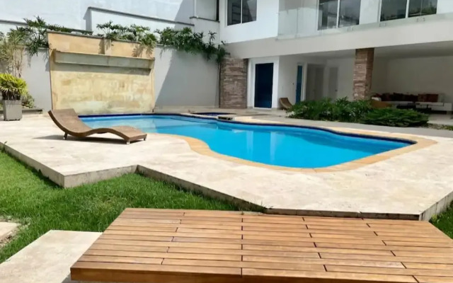 Villa Campestre con Piscina en Cali