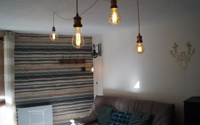 Appartement Enchastrayes, 1 pièce, 4 personnes - FR-1-165A-22