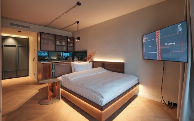 The Zipper Hotel & Apartments