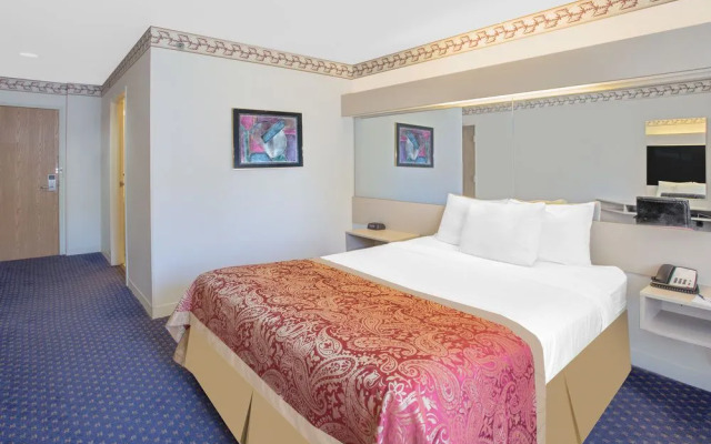 Microtel Inn & Suites by Wyndham Janesville