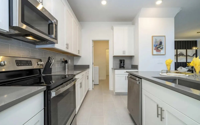 Stunning 5Bd Private Pool & Waterpark @ Champions Gate 8913