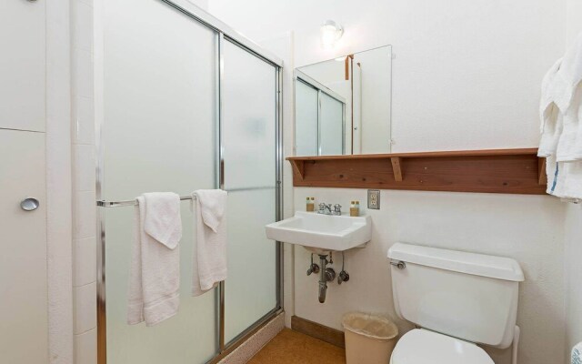 Haltwhistle West w/ Ocean Views!