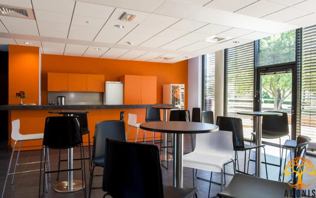 Adonis Dijon Maison Internationale