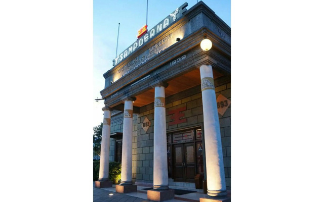 My Studio Hotel Surabaya - Hostel
