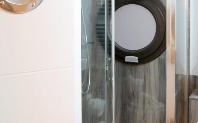 Hausboot greenpartment houseboathotel