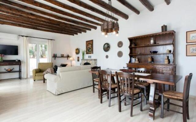 Thalia'S House