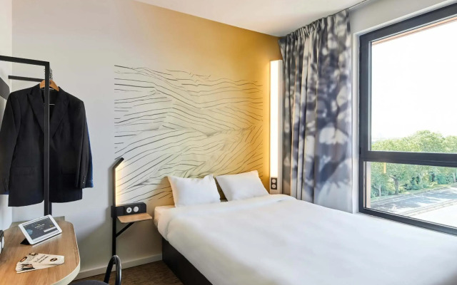 Red Chilies Hotel