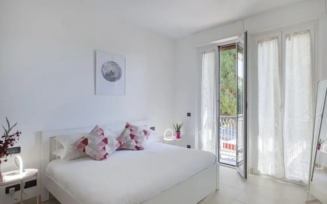 Shelley Apartments - Waves by Wonderful Italy