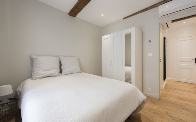 APPARTEMENT 1 NEUF sur le port à coté de la plage