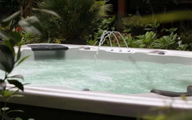 Logis Hôtel-Restaurant Le Moulin D'Artres