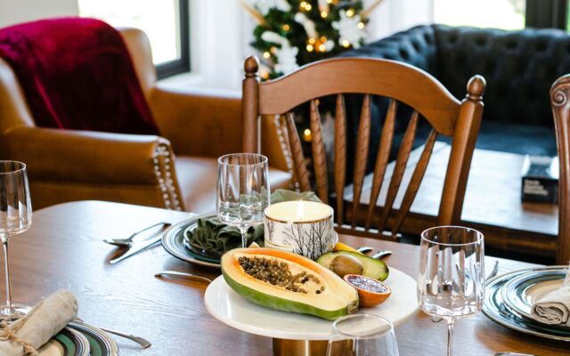 HOLT - Modern, Newly Renovated 2BR in Willits Town Center