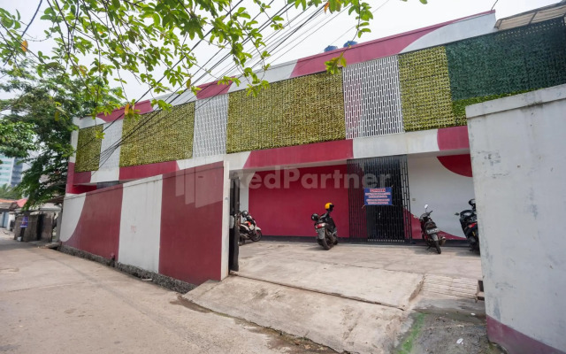 Super OYO 2223 J&b Room Utan Kayu