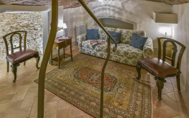 Epoque Halldis Apartment