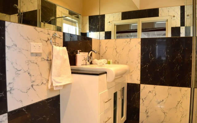 Little River Bed & Breakfast