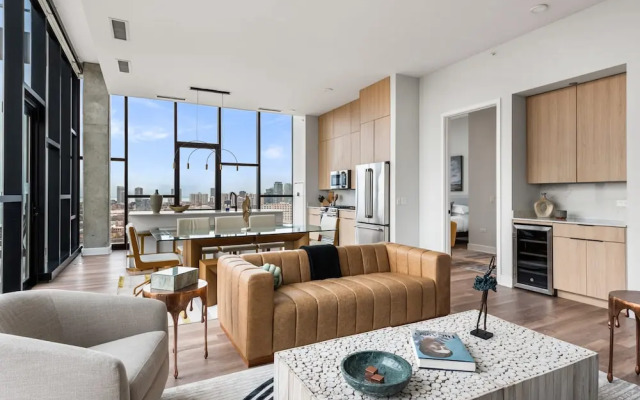 Luxury Penthouse 3BR Prime Location