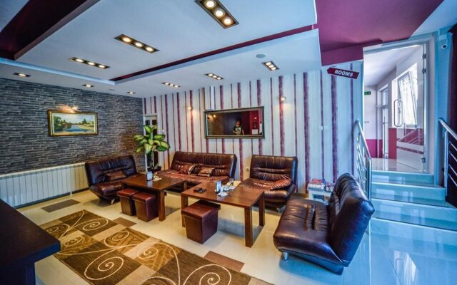Garni Hotel 018 In