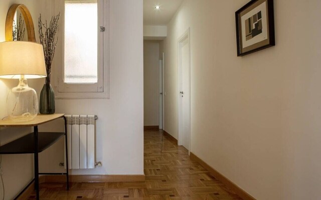 Beautiful 4 Bed / 2bath Apt in Salamanca