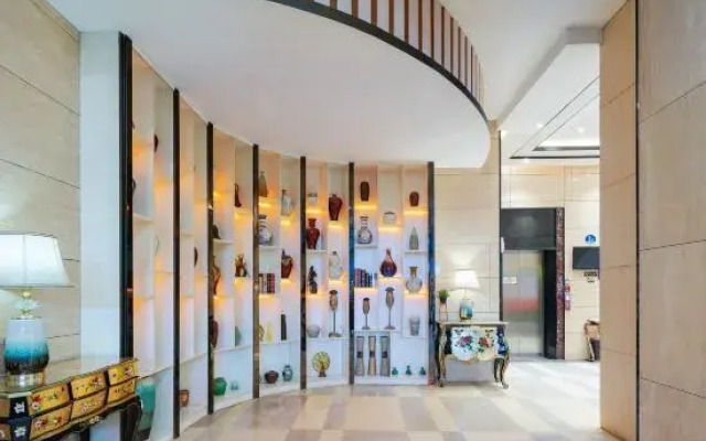 Huaying Wanrun Hotel