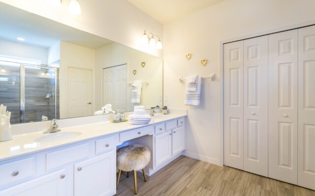 Solterra - 7008 Oakwood Street