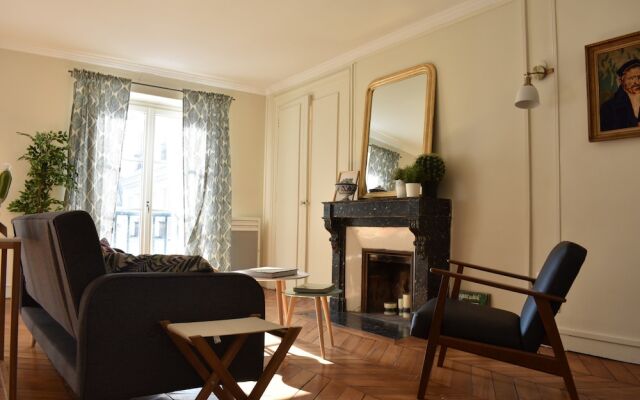 Spacious 2 Bedroom Apartment in Paris 2nd