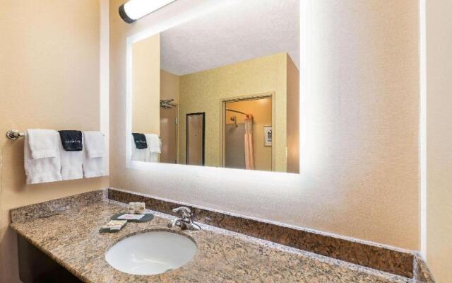 Crystal Inn Hotel & Suites - Logan