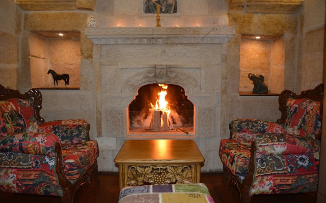 Kayhan Cave Villa