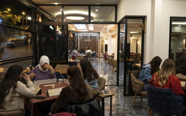 Çınar Han Otel ve Cafe