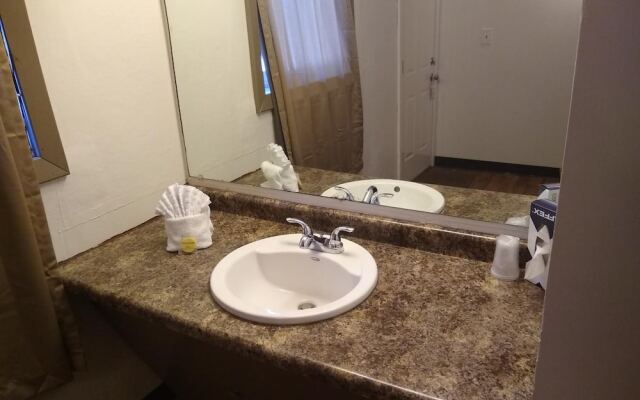 Townhouse Motel