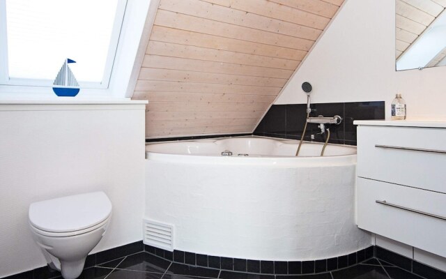 6 Person Holiday Home in Juelsminde-by Traum