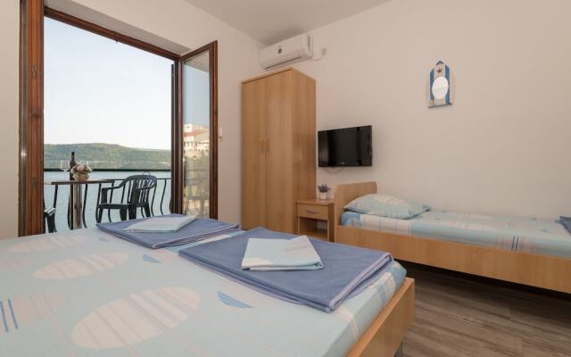 Apartments Krešić